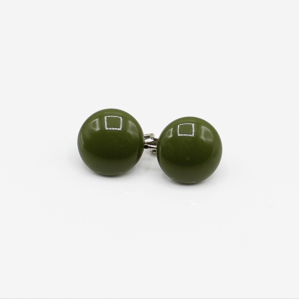 Vintage enamel button clip earrings - Picture 5 of 7